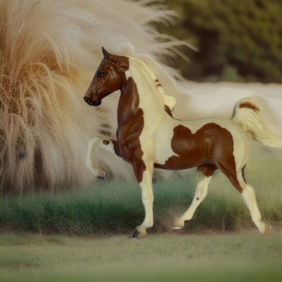 Breyer Traditional CH Sprinkles Pinto Five Gaiter - Picture 1 of 12